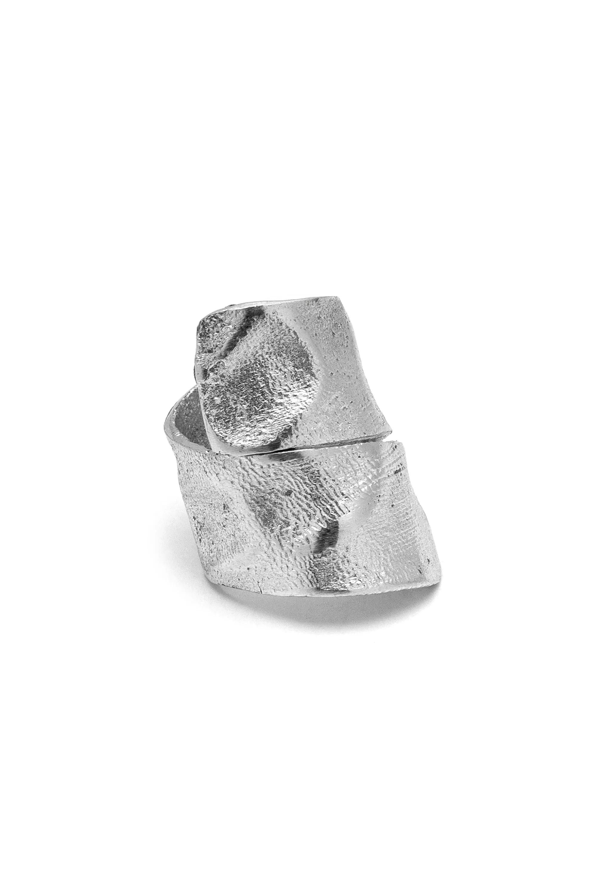 ANELLO FASCIA MARTELLATA